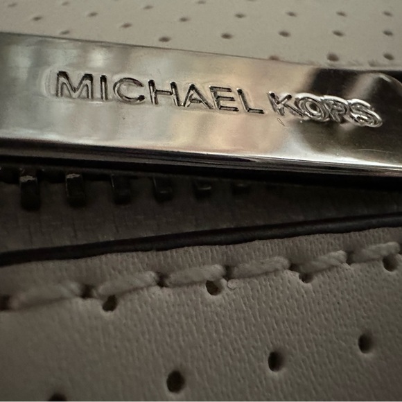 MICHAEL KORS
Hanover Perforated Crossbody Bag - Picture 6 of 10